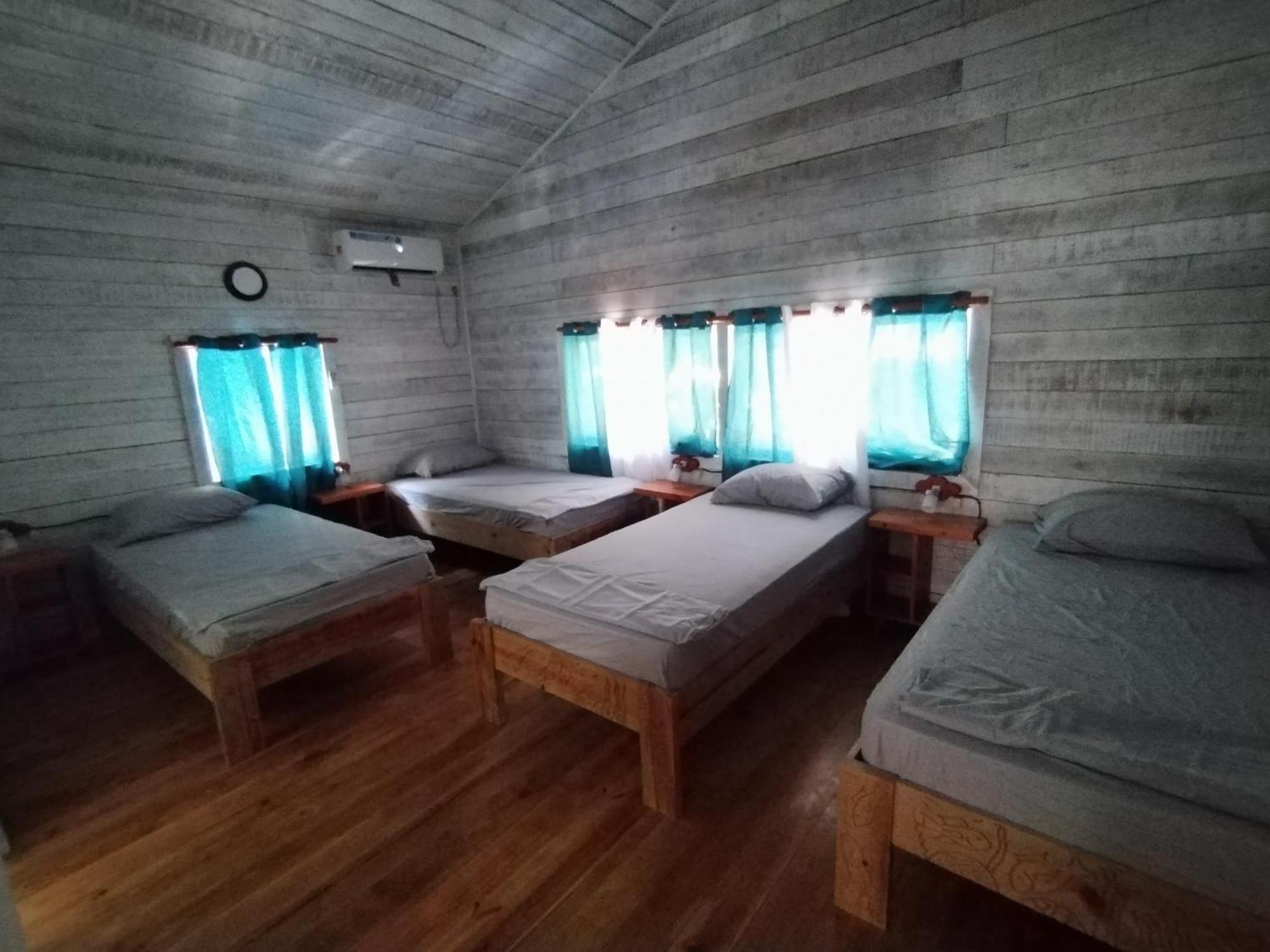 Hotel Tierra Verde Bed And Breakfast Bocas del Toro Exterior photo