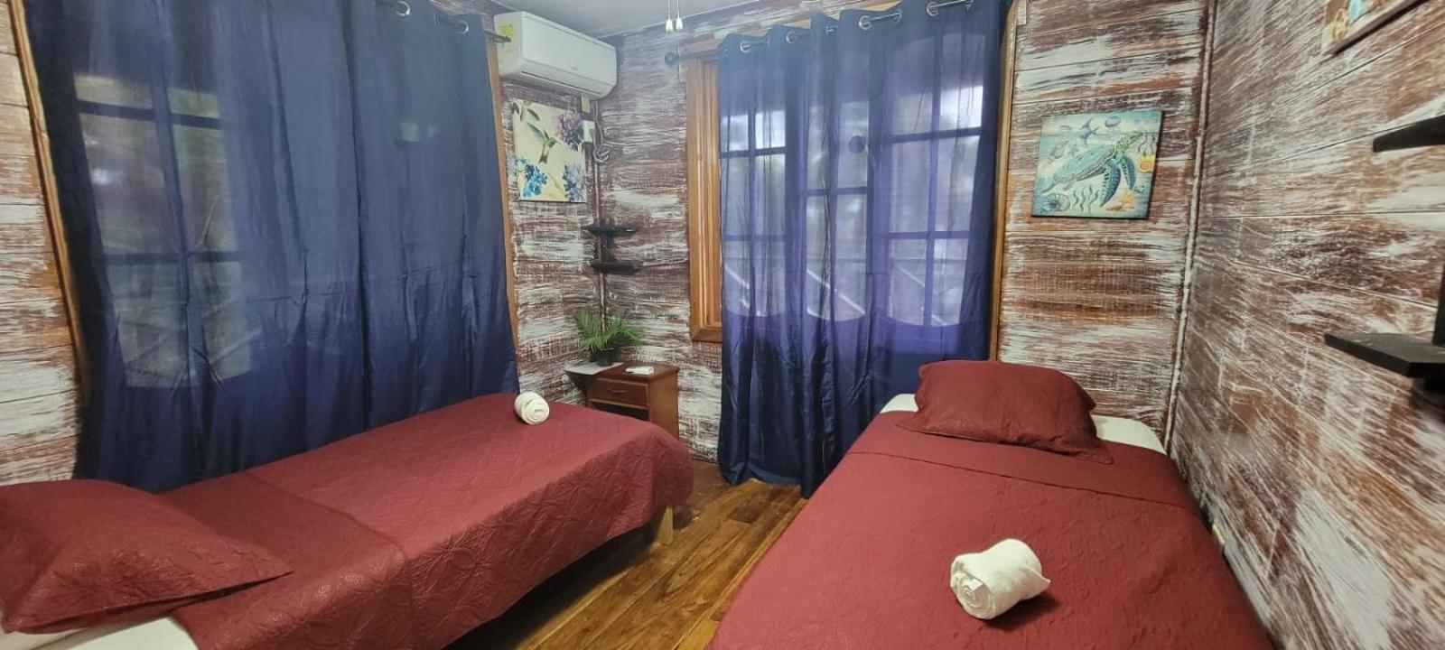 Hotel Tierra Verde Bed And Breakfast Bocas del Toro Exterior photo