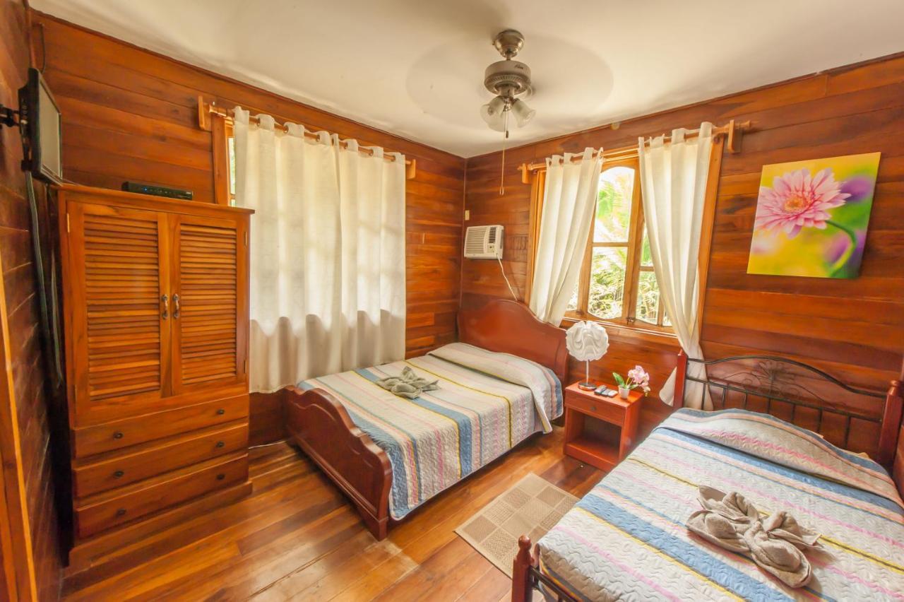 Hotel Tierra Verde Bed And Breakfast Bocas del Toro Exterior photo