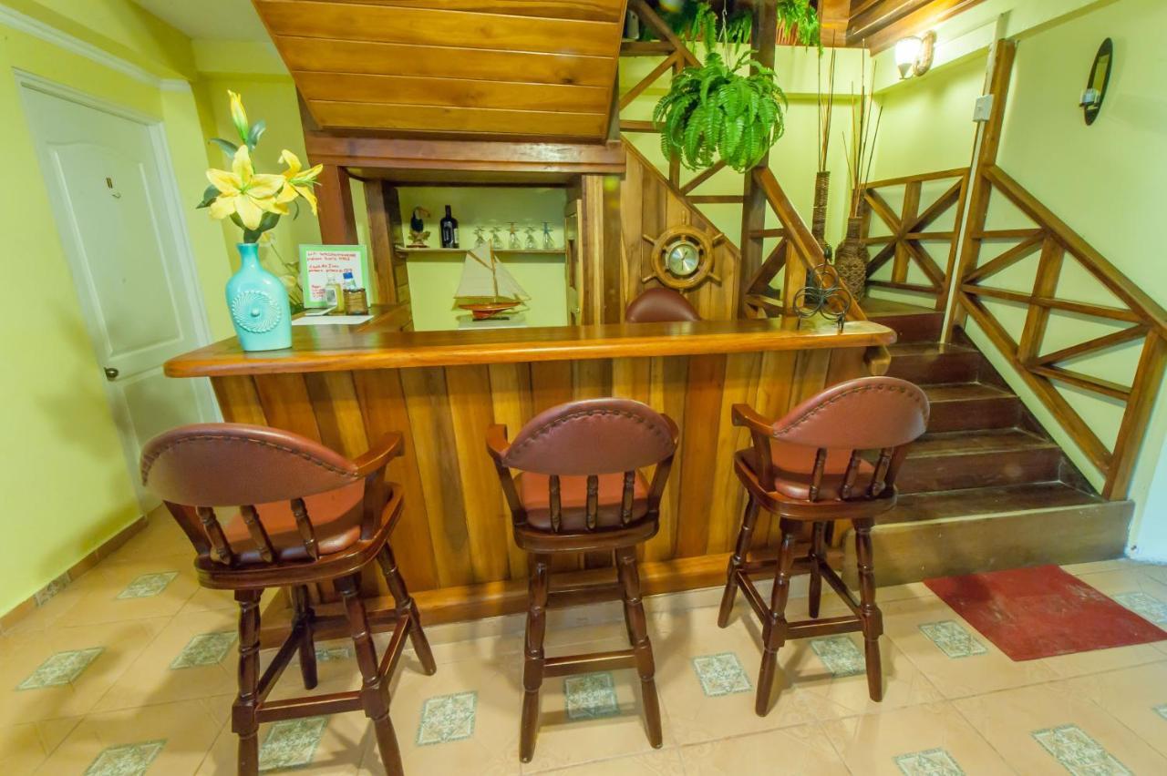 Hotel Tierra Verde Bed And Breakfast Bocas del Toro Exterior photo